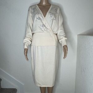 Vtg St. John by Marie Gray Sweater Skirt Set Santana Knit Size 10 Cream